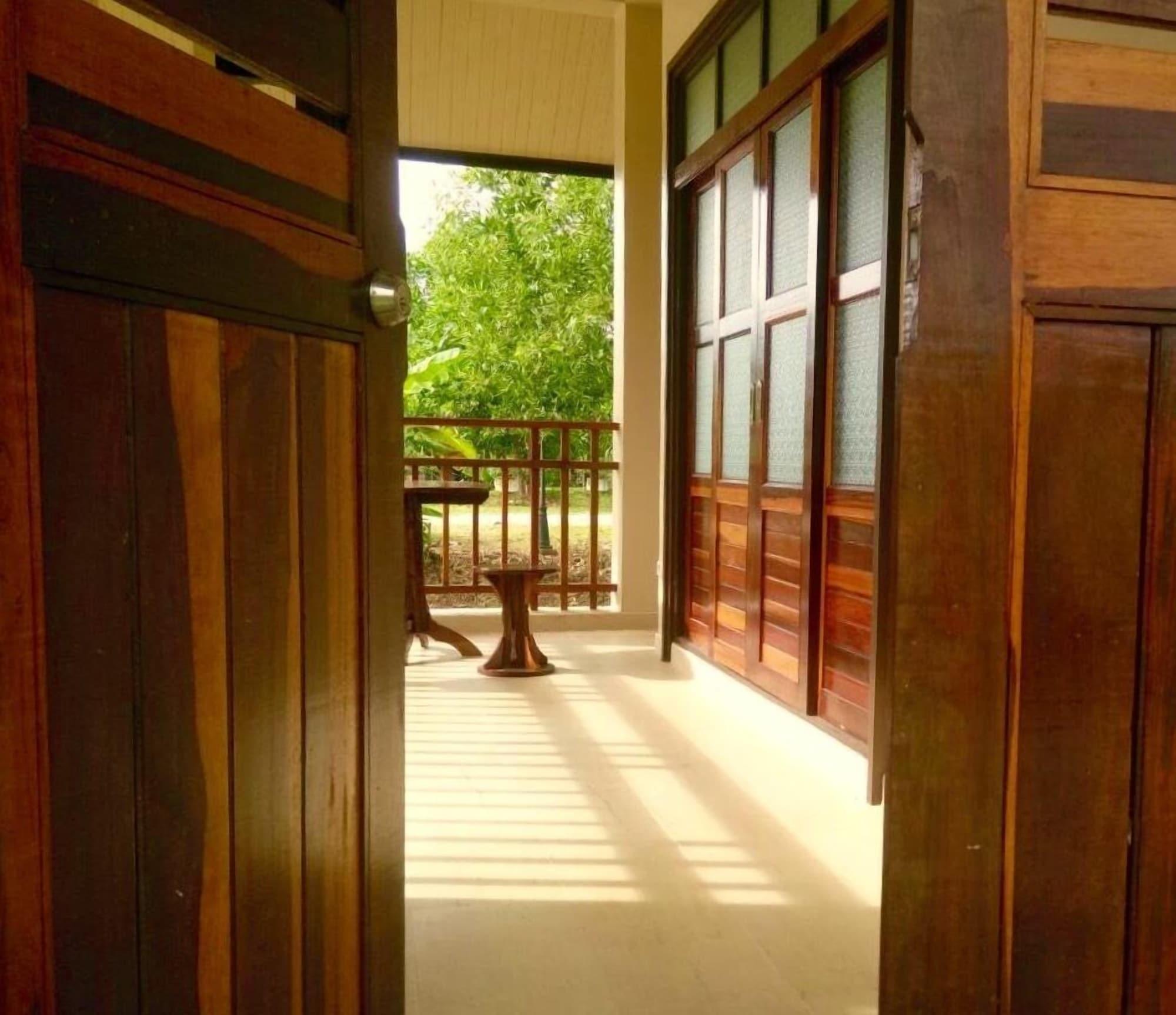 Lantala Residence Takua Thung Экстерьер фото